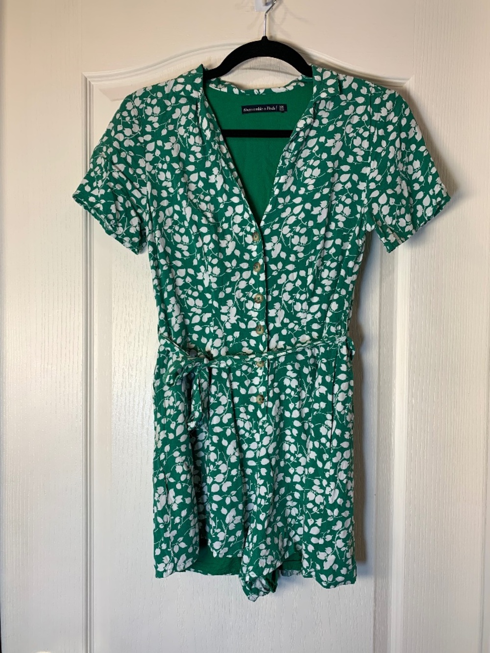 Abercrombie & Fitch Green & White Collared Button-Front Short Romper XS